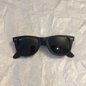 ray ban classic wayfarer matte black